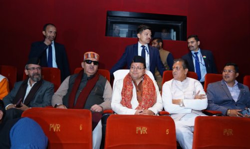 मुख्यमंत्री धामी ने फिल्म आर्टिकल 370 का अवलोकन किया