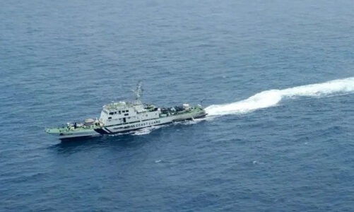 अरब सागर से तटरक्षक बल ने पकड़ा ईरानी जहाज