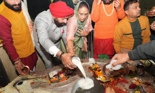 राज्यपाल ने की नव वर्ष पर टपकेश्वर महादेव मंदिर में पूजा-अर्चना