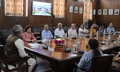 केंद्रीय मंत्री ने की वस्त्र उद्योग के लिए बांस की संभावनाओं पर चर्चा