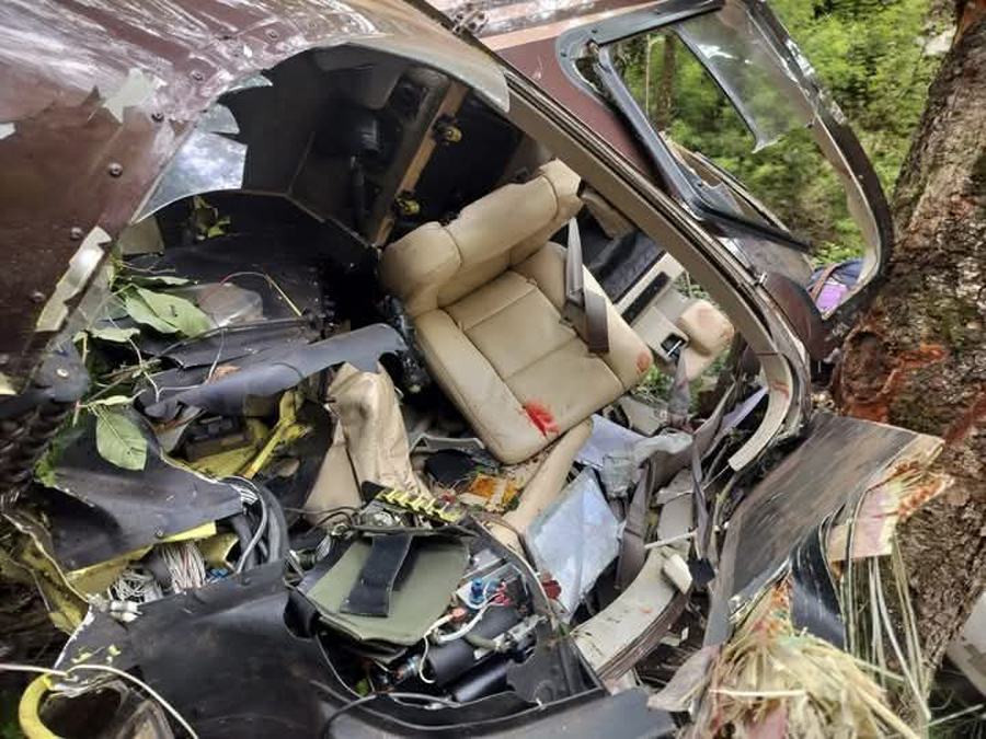 उत्तरकाशी जिले में हेलिकॉप्टर दुर्घटनाग्रस्त दर्दनाक हादसे में पायलट समेत छह यात्रियों की मौत