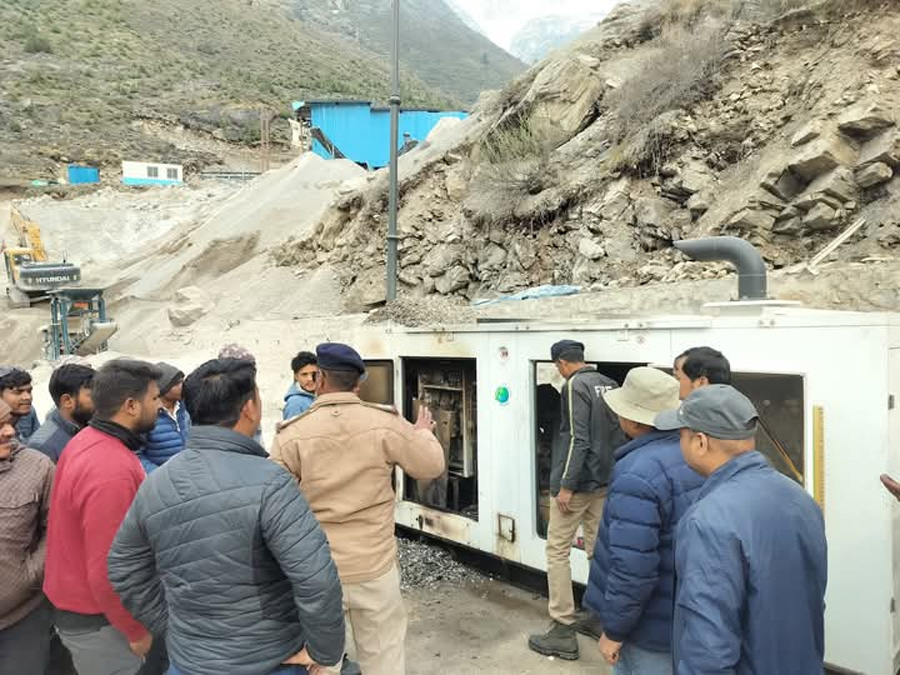 इलेक्ट्रिक पैनल में लगी आग, अग्निशमन विभाग की त्वरित कार्रवाई से बड़ा हादसा टला