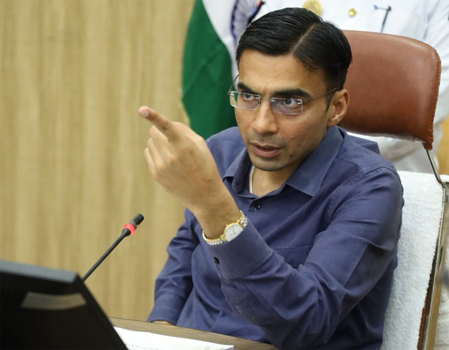 डीएम हुए सख्त; लार्वी साइडल टैंकर की संख्या हुई चौगुन