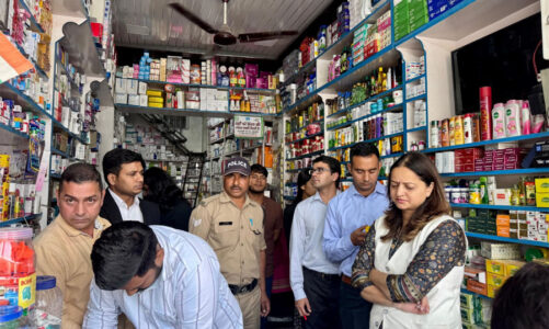 सचिव जिला विधिक सेवा प्राधिकरण ने किया मेडिकल स्टोरों का निरीक्षण