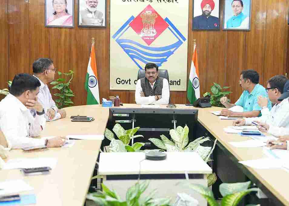 मुख्य सचिव आनंद बर्धन ने सिंचाई जलाशयों की सफाई पर दिए निर्देश, अधिकारियों संग की अहम बैठक