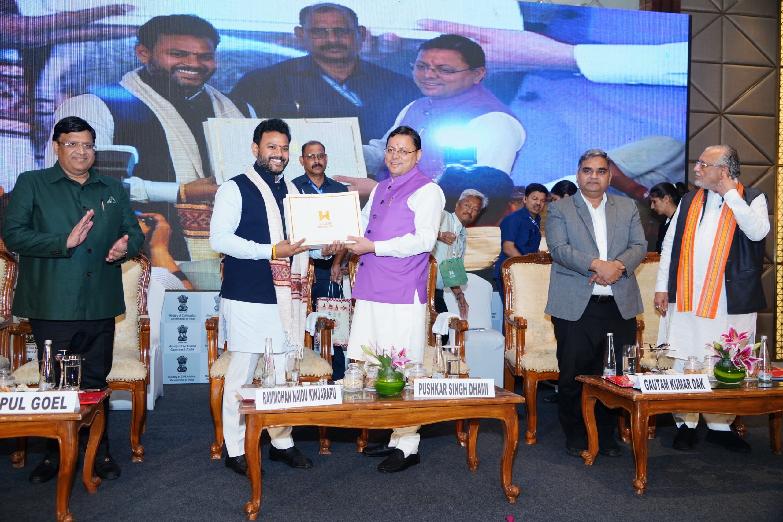 मुख्यमंत्री पुष्कर सिंह धामी ने की पर्वतीय राज्यों के लिए पृथक विमानन नीति की मांग
