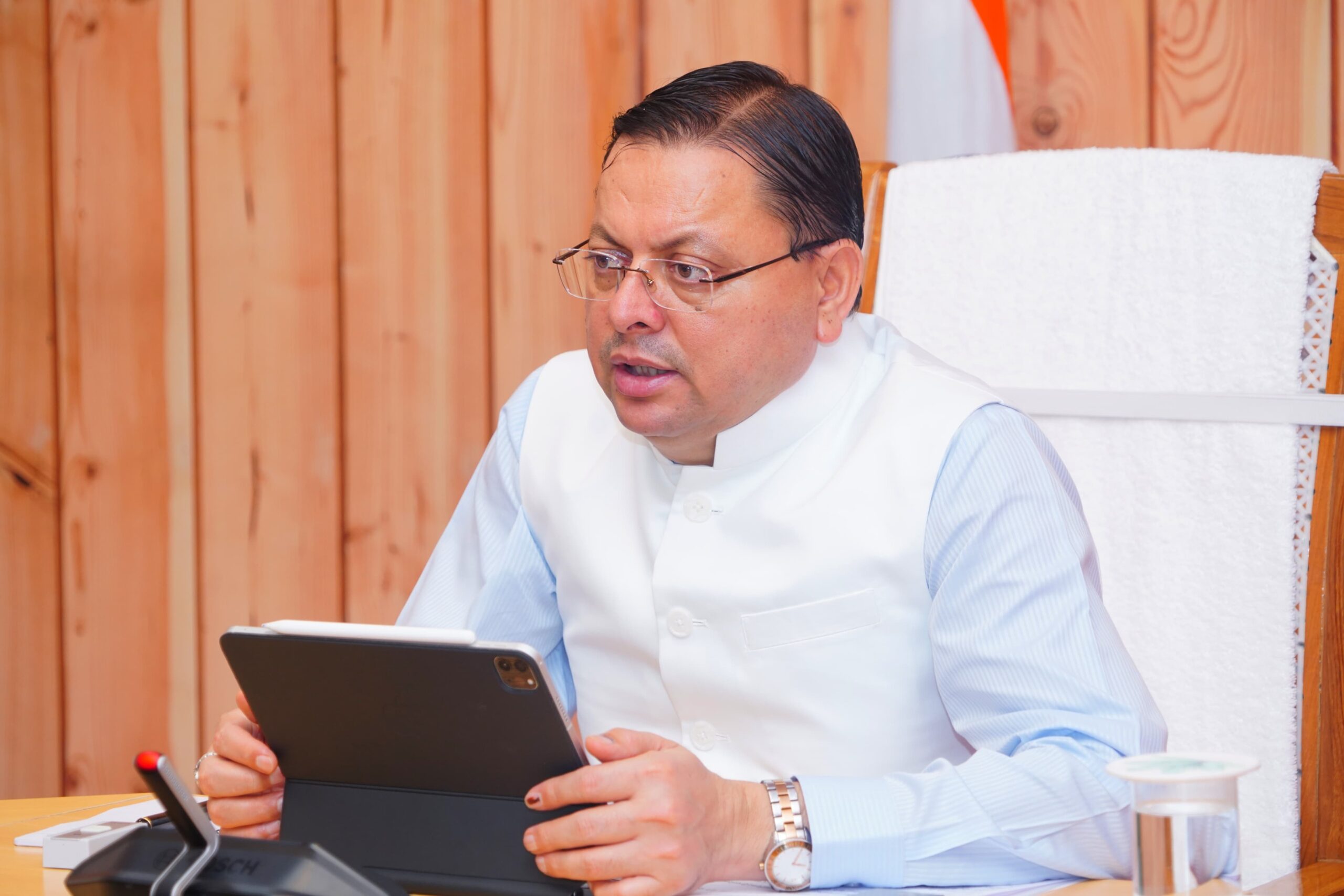 वर्षा से निपटने के लिए DMs को ग्राउंड ज़ीरो पर तैनात रहने के निर्देश: सीएम धामी