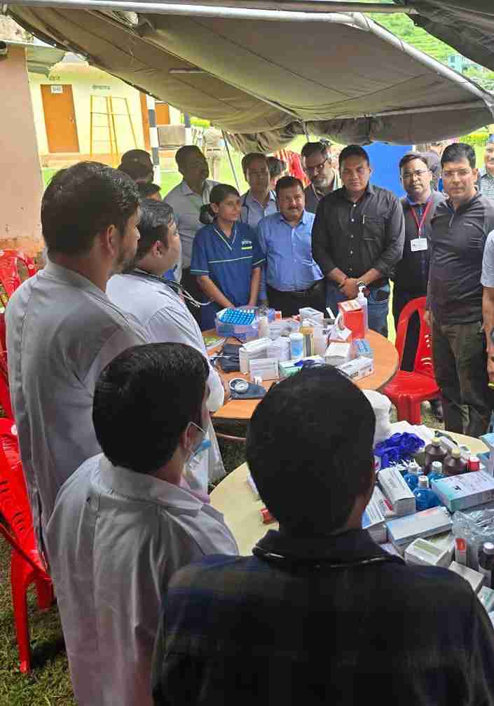 सीएम निर्देश पर स्वास्थ्य सचिव का धराली दौरा, राहत-बचाव कार्यों का निरीक्षण