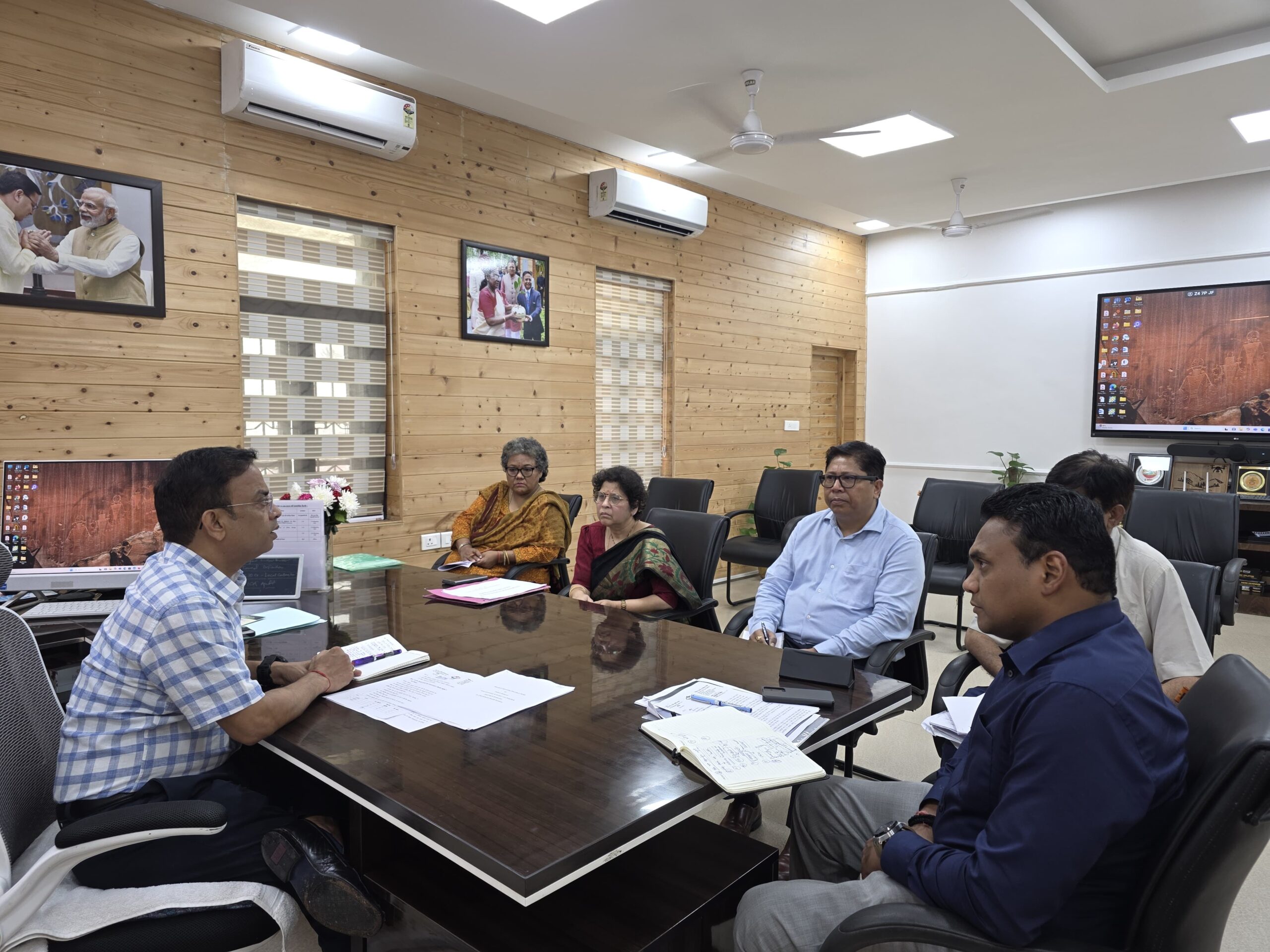 स्वास्थ्य सेवाओं में सुधार के लिए मुख्यमंत्री ने दिए निर्देश, स्वास्थ्य आयुक्त बनाने पर विचार