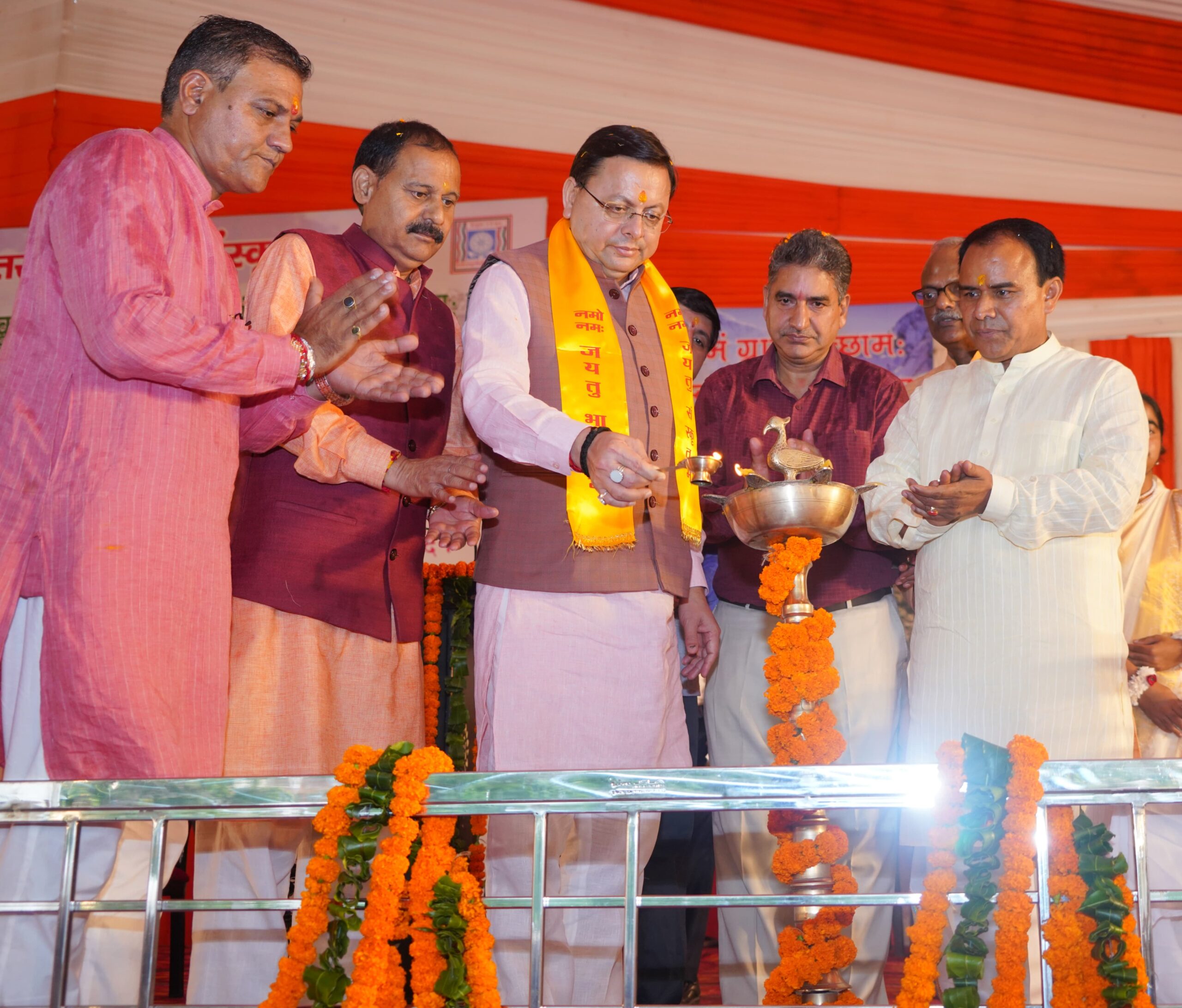 मुख्यमंत्री ने राज्य के 13 जिलों के 13 आदर्श संस्कृत ग्रामों का किया शुभारंभ