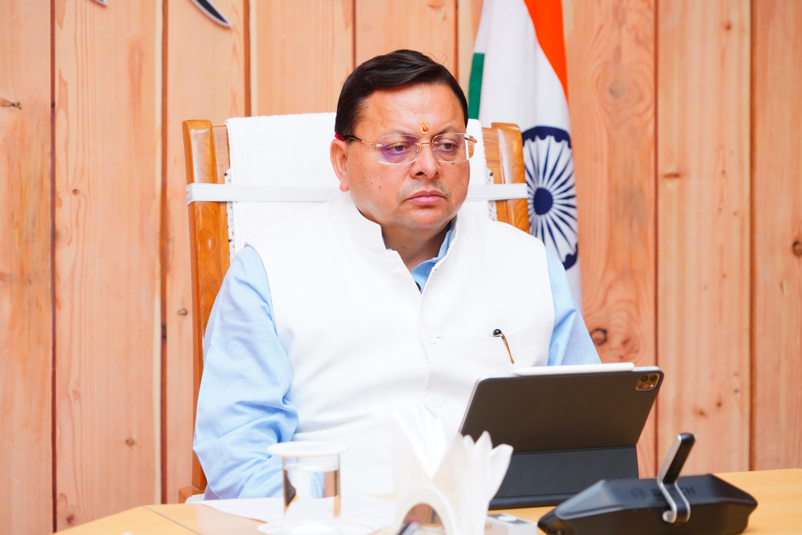 मुख्यमंत्री ने आपदा की दृष्टि से संवेदनशील क्षेत्रों में निर्माण रोकने के दिए निर्देश