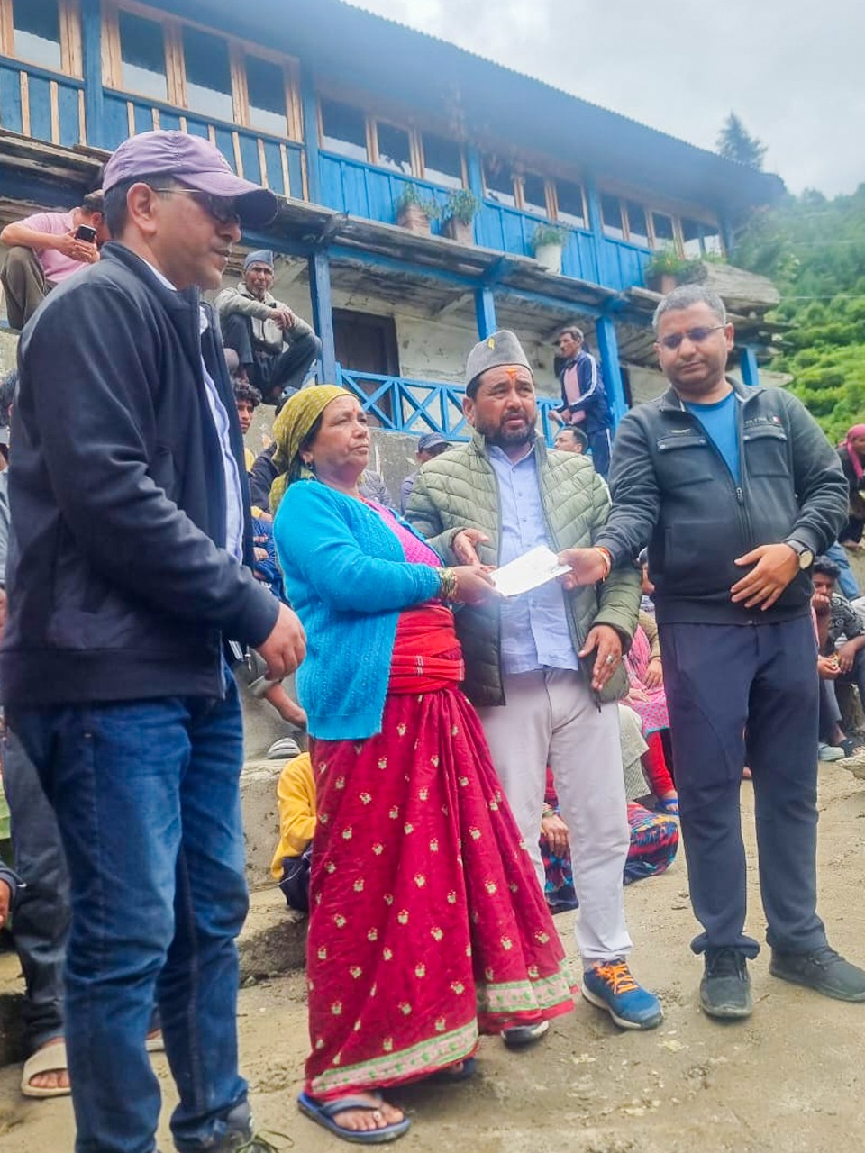 धराली में 98 आपदा प्रभावित परिवारों को मिली पाँच-पाँच लाख रुपये की तत्कालिक सहायता