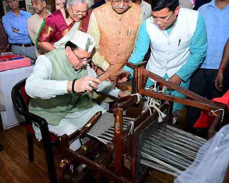 उत्तराखंड शिल्प रत्न से नवाजे गए 11 हस्तशिल्पी, मुख्यमंत्री धामी ने किया सम्मान