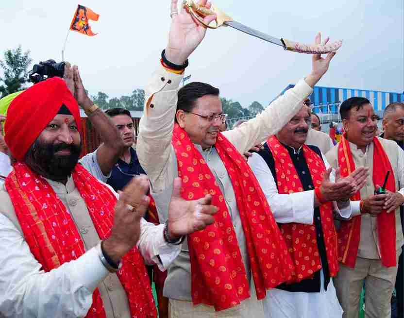 मुख्यमंत्री ने परेड ग्राउंड में रावण दहन कार्यक्रम में किया प्रतिभाग