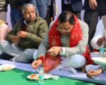 टनकपुर में संस्कृति और समरसता का उत्सव, मुख्यमंत्री ने लिया खिचड़ी प्रसाद