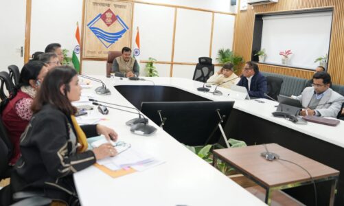 लक्ष्यों के सापेक्ष उपलब्धियों का मूल्यांकन, राजस्व वृद्धि हेतु सुधारात्मक कदमों के निर्देश