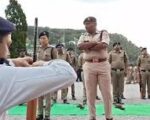 नैनीताल : परेड में ड्रिल और वेपन हैंडलिंग का SSP ने किया आकलन