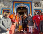 केदारनाथ धाम में VIP दर्शन पर बवाल, अडानी ने किया दर्शन और रोपवे परियोजना का लिया जायजा