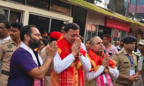 कामाख्या देवी मंदिर पहुंचे मुख्यमंत्री धामी, प्रदेश की सुख-समृद्धि की कामना