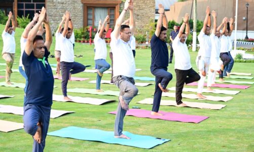 21 जून से पहले योगमय हुआ मुख्यमंत्री आवास, CM धामी ने किया योगाभ्यास