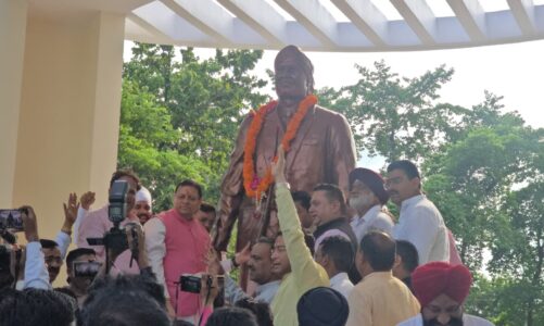 गदरपुर में मुख्यमंत्री धामी ने किया शहीद ऊधम सिंह की प्रतिमा का अनावरण, विकास कार्यों का शुभारंभ