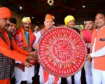माँ वाराही के जयकारों से गूंजा देवीधुरा, मुख्यमंत्री धामी ने किए दर्शन; बग्वाल में उमड़ा आस्था का सैलाब